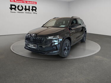 Fahrzeug Bild Skoda Karoq Sportline (Matrix-LED.AHK.Kamera.Navi.Komfort) 2.0 TDI 4x4 NEUWAGEN!