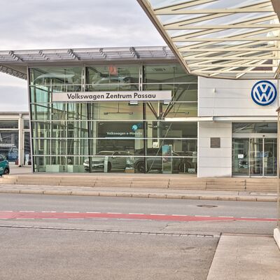 Firmengebäude mit Ausstellungsraum