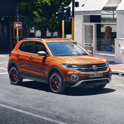 Volkswagen t cross in orange von vorne