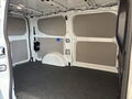 Fahrzeug Bild VW Transporter Kasten Motor: 2.0 l TDI 81 kW Getriebe: 6-Gang-Schaltgetriebe Radstand: 3100 mm KR 7