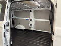 Fahrzeug Bild VW Transporter Kasten Motor: 2.0 l TDI 110 kW Getriebe: 8-Gang-Automatikgetriebe Radstand: 3500 mm LR 7