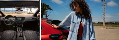 Eine Frau lehnt lässig an einem roten Auto, während im Hintergrund Palmen zu sehen sind.