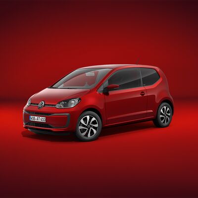 Roter Volkswagen Up vor rotem Hintergrund, präsentiert von Auto Röhr.