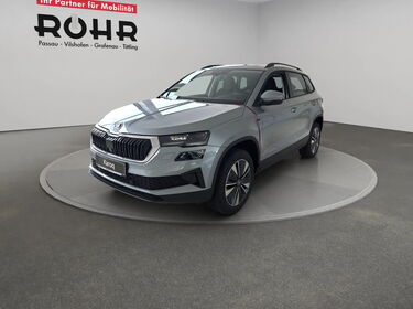 Fahrzeug Bild Skoda Karoq Tour (Matrix-LED.Navi.AHK.Kamera.KESSY.DAB.Komfort) 1.5 TSI NEUWAGEN!
